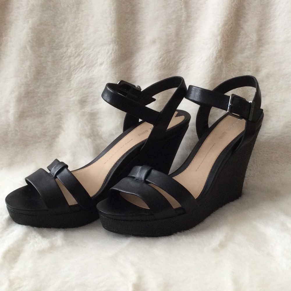 Black Gianni Bini Pypers Leather Wedge Sandals